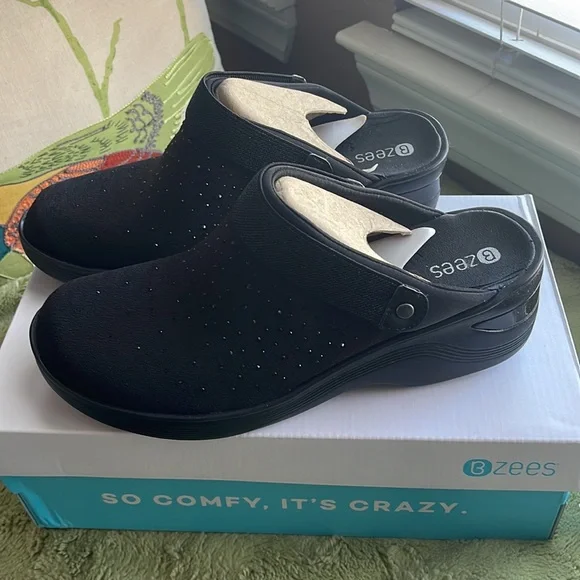 🆕Bzees Dashing Bright black rhinestone clog - Picture 2 of 5
